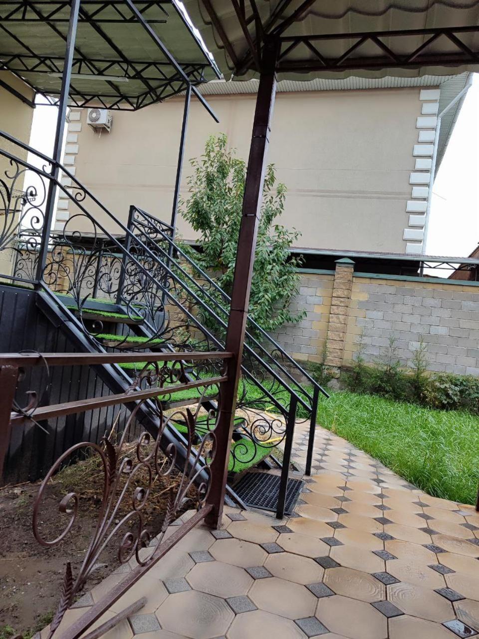 Amanat Guest House Bishkek Exterior photo