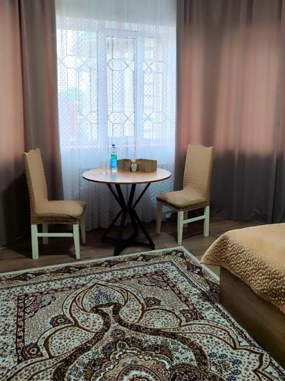 Amanat Guest House Bishkek Exterior photo